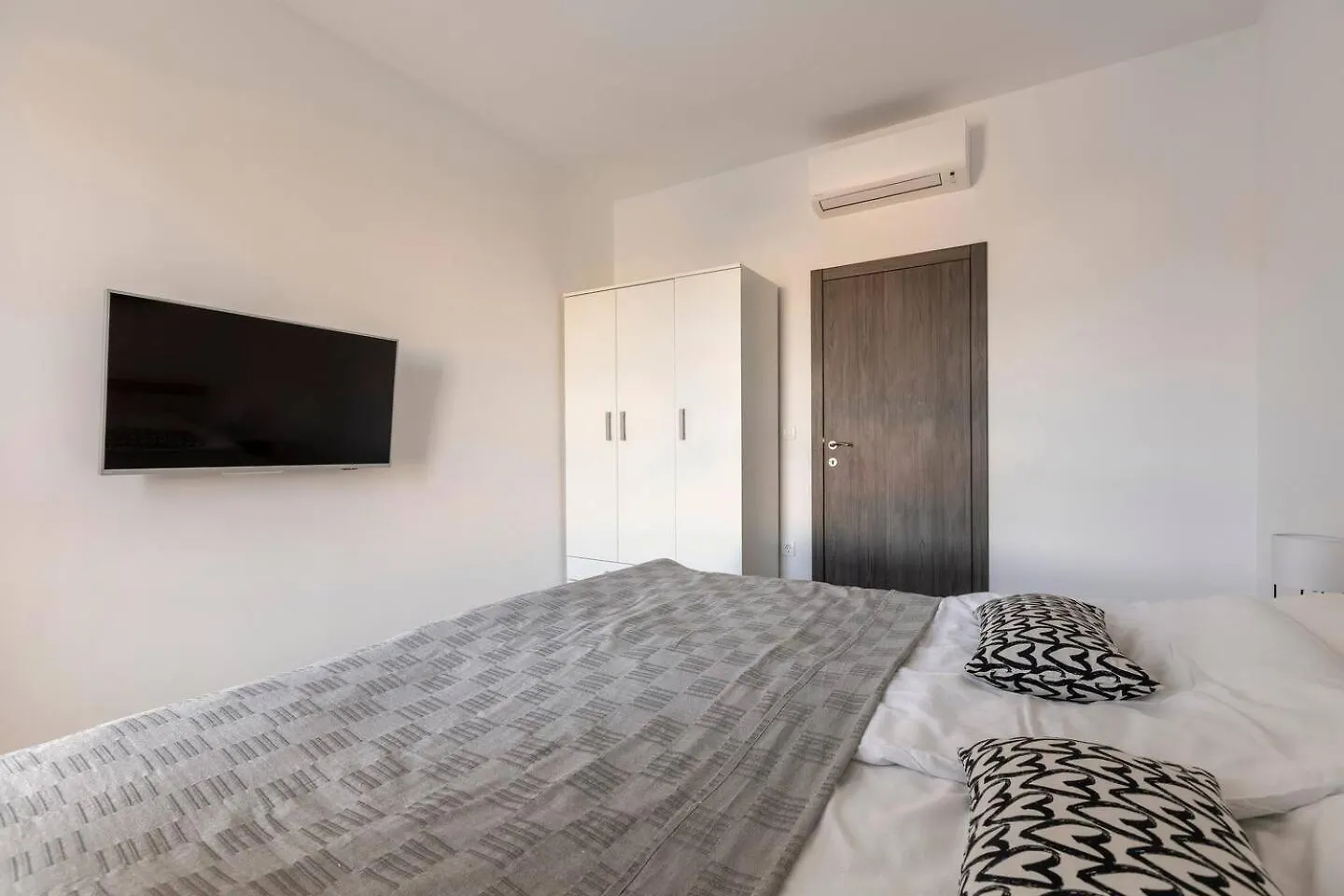 Apartment La Terrazza * * * *City Center Lux New Apt+Parking Pula Croatia