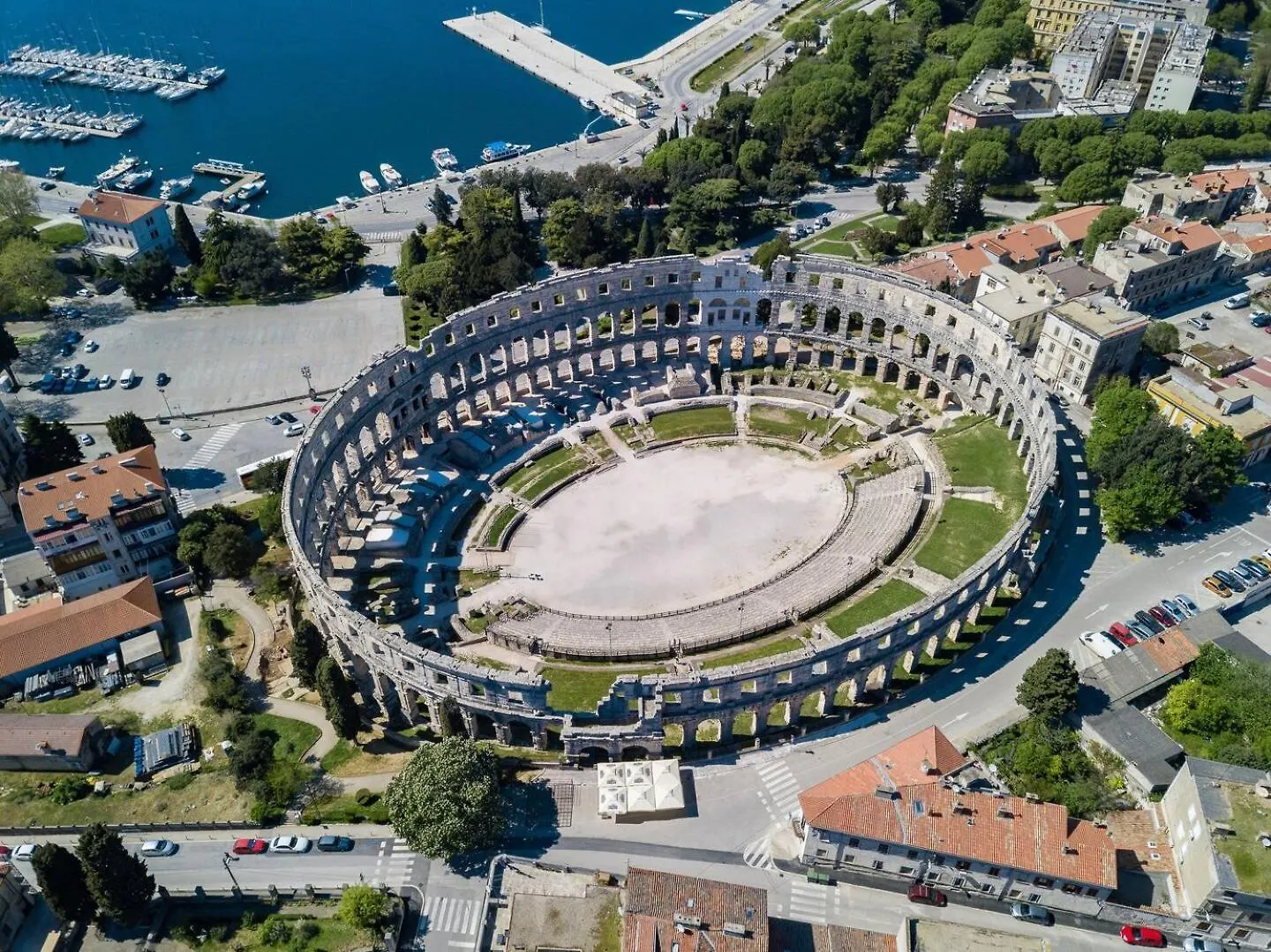 La Terrazza * * * *City Center Lux New Apt+Parking Pula Apartment