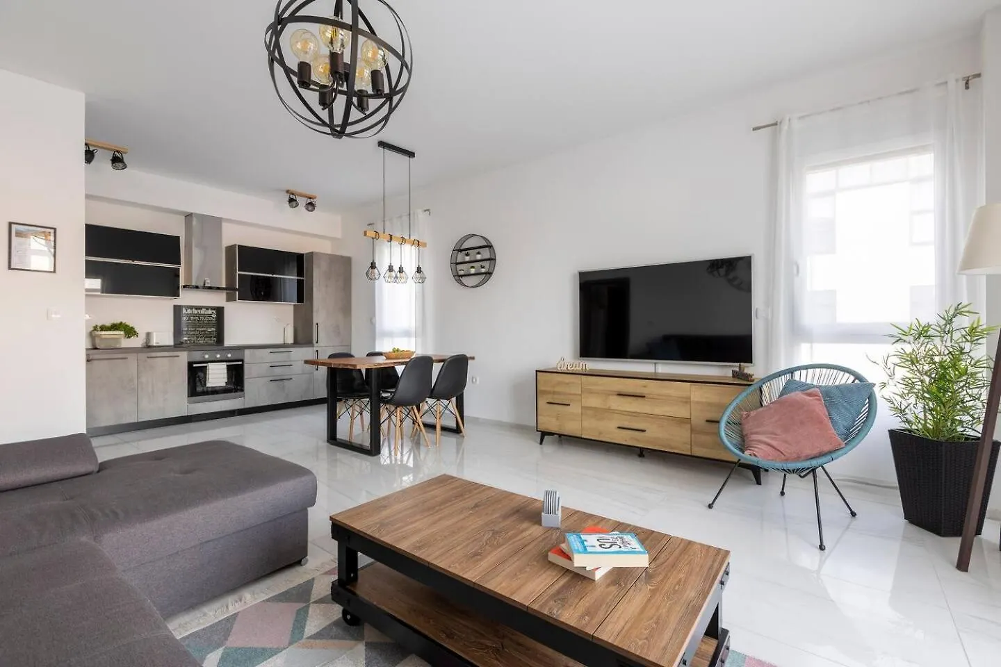 Apartment La Terrazza * * * *City Center Lux New Apt+Parking Pula